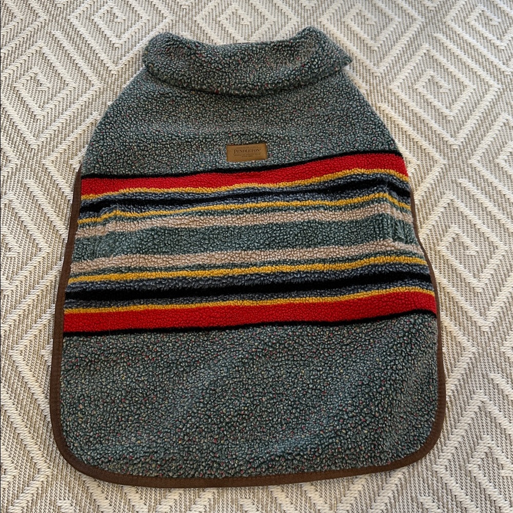 Pendleton Yakima Reversible Dog Coat- in Heather Green